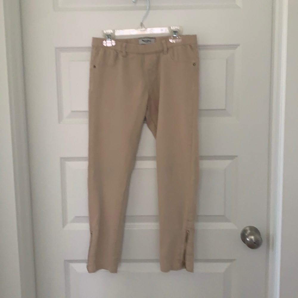 Stylish European Size 10 jeans, color khaki